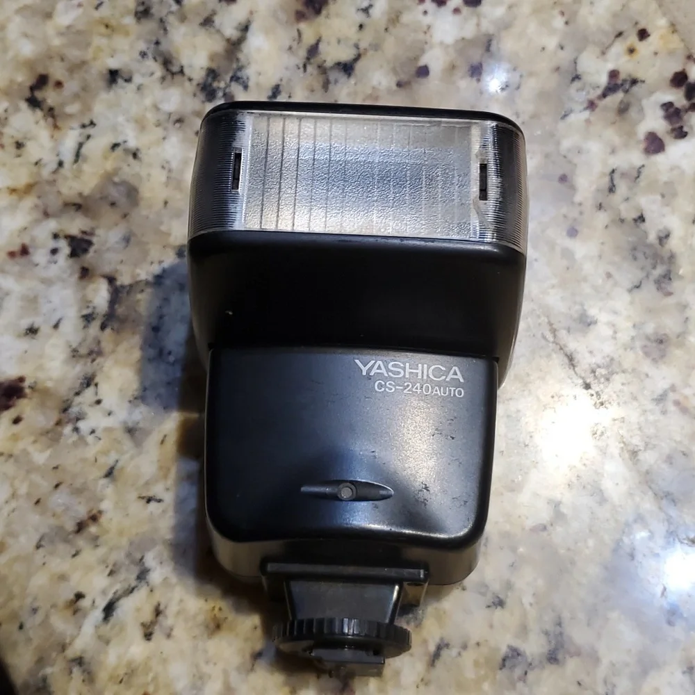 Yashica 230-AF 35mm Film Camera CS-240AF Flash Attachment Used Not Tested AS IS - Picture 2 of 7